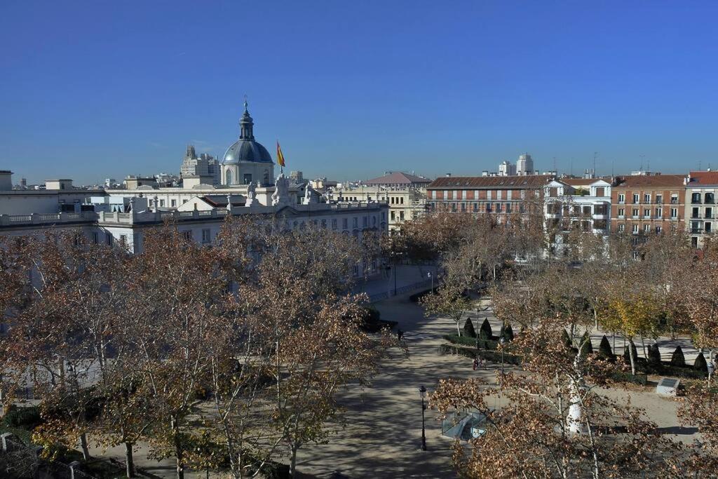 Suite-Estudio En El Centro Colon Madrid Exterior photo